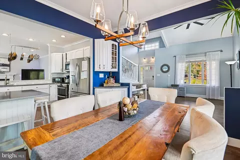 Dining - 161 E Bay View Dr, Annapolis, MD 21403 photo 4 of 4