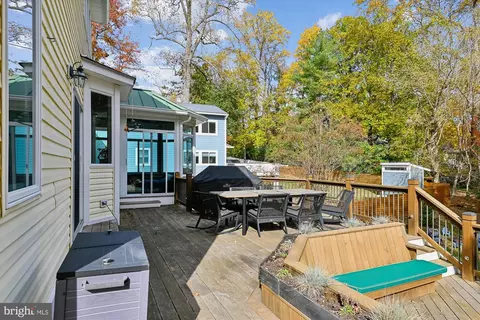 Exterior - 161 E Bay View Dr, Annapolis, MD 21403 photo 9 of 35