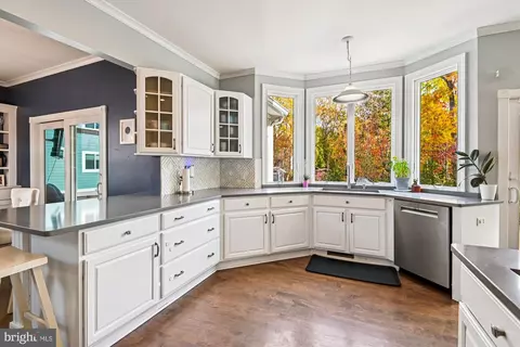 Kitchen - 161 E Bay View Dr, Annapolis, MD 21403 photo 2 of 4