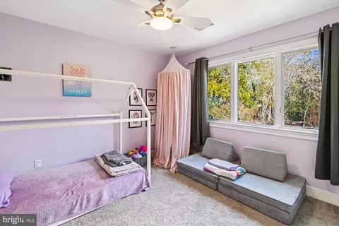 Bedroom - 161 E Bay View Dr, Annapolis, MD 21403 photo 8 of 16