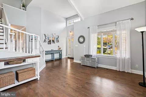 Entry Way - 161 E Bay View Dr, Annapolis, MD 21403 photo 2 of 10