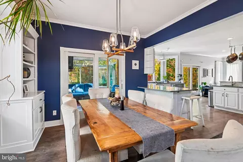Dining - 161 E Bay View Dr, Annapolis, MD 21403 photo 2 of 4