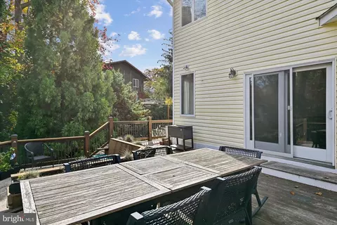 Exterior - 161 E Bay View Dr, Annapolis, MD 21403 photo 8 of 35