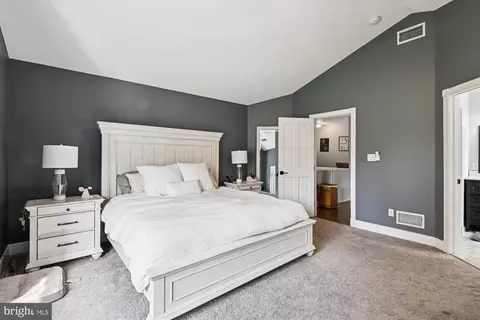 Bedroom - 161 E Bay View Dr, Annapolis, MD 21403 photo 2 of 16