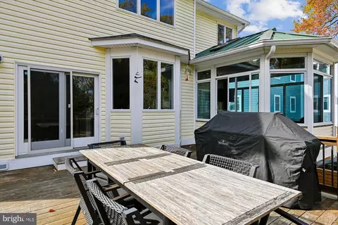 Exterior - 161 E Bay View Dr, Annapolis, MD 21403 photo 7 of 35