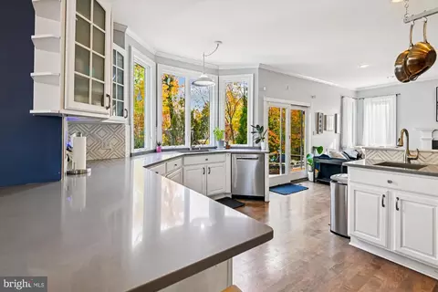 Kitchen - 161 E Bay View Dr, Annapolis, MD 21403 photo 4 of 4