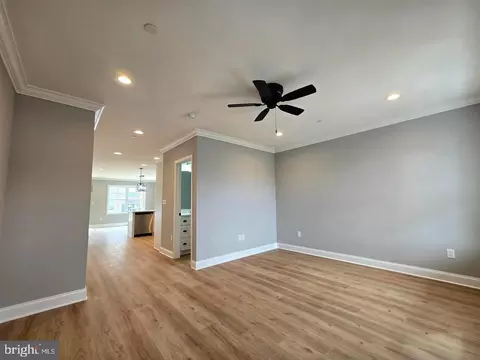8478 Garden Rd, Pasadena, MD 21122 photo 5