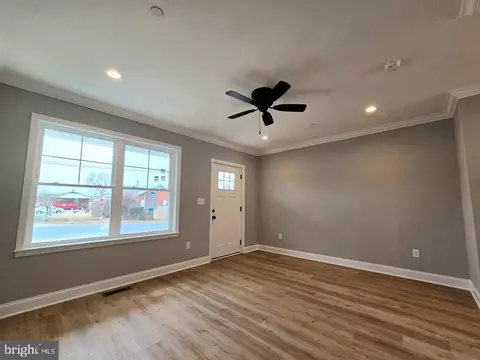 8478 Garden Rd, Pasadena, MD 21122 photo 6