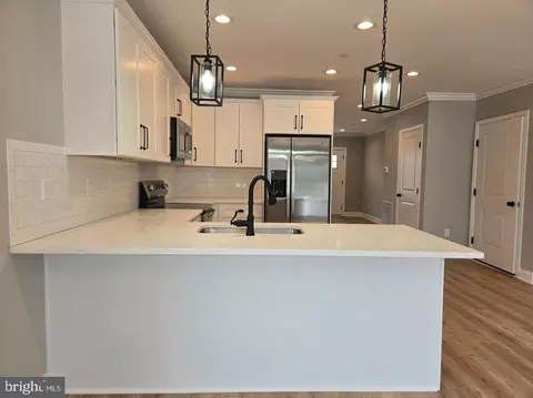 8478 Garden Rd, Pasadena, MD 21122 photo 4