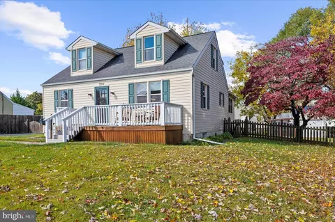 Exterior - 210 Arundel Rd, Pasadena, MD 21122 photo 3 of 11