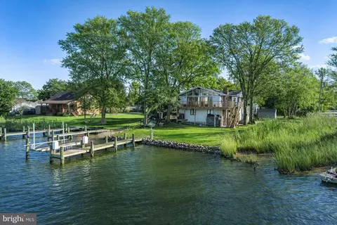 962 Main St, Deale, MD 20751