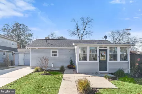 317 Londontown Rd, Edgewater, MD 21037