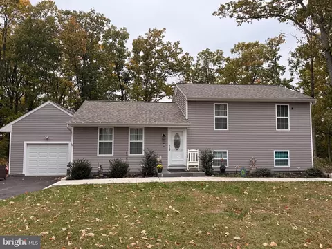 7428 Hawkins Dr, Hanover, MD 21076