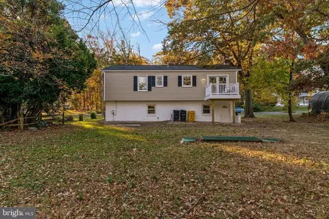 Exterior - 7963 Oak Rd, Pasadena, MD 21122 photo 7 of 14