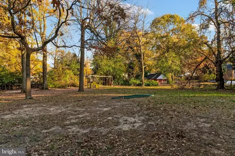 Exterior - 7963 Oak Rd, Pasadena, MD 21122 photo 4 of 14
