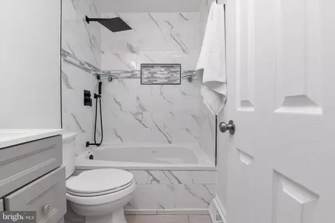Entry Way - 7963 Oak Rd, Pasadena, MD 21122 photo 1 of 1