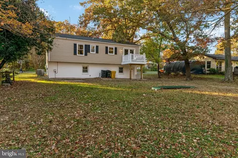 Exterior - 7963 Oak Rd, Pasadena, MD 21122 photo 6 of 14