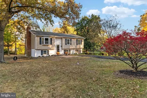Exterior - 7963 Oak Rd, Pasadena, MD 21122 photo 13 of 14