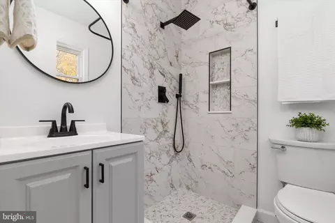 Bath - 7963 Oak Rd, Pasadena, MD 21122 photo 1 of 2