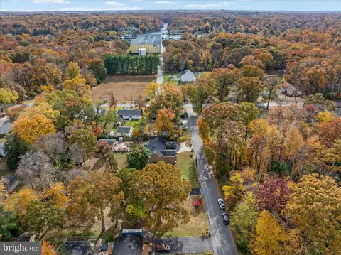 View/Area - 7963 Oak Rd, Pasadena, MD 21122 photo 6 of 9