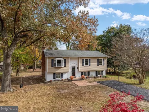 Exterior - 7963 Oak Rd, Pasadena, MD 21122 photo 9 of 14