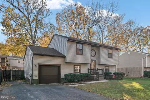 1215 Garret Ave, Churchton, MD 20733