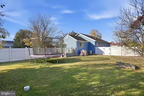 Exterior - 339 Beach Ave, Pasadena, MD 21122 photo 3 of 7