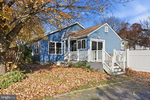 Exterior - 339 Beach Ave, Pasadena, MD 21122 photo 2 of 7