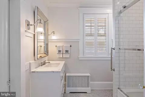 Bath - 39 Southgate Ave, Annapolis, MD 21401 photo 3 of 5