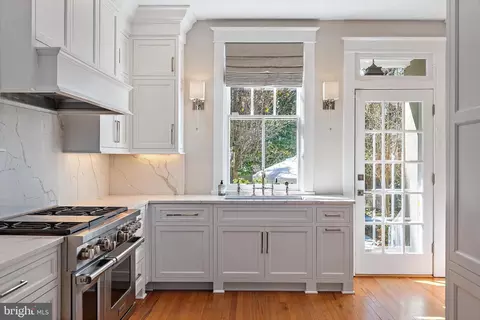 Kitchen - 39 Southgate Ave, Annapolis, MD 21401 photo 1 of 4