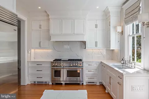 Kitchen - 39 Southgate Ave, Annapolis, MD 21401 photo 3 of 4