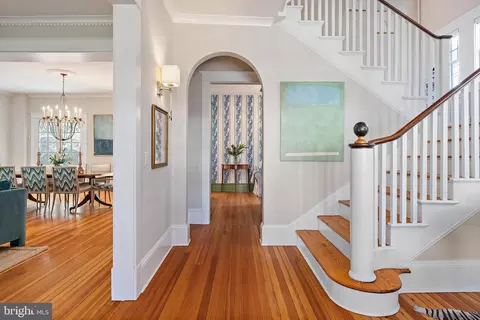 Entry Way - 39 Southgate Ave, Annapolis, MD 21401 photo 2 of 8