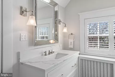Bath - 39 Southgate Ave, Annapolis, MD 21401 photo 5 of 5