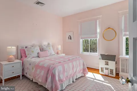 Bedroom - 39 Southgate Ave, Annapolis, MD 21401 photo 3 of 7