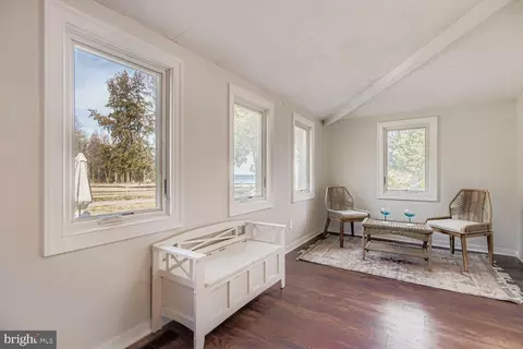 Entry Way - 2023 Bay Rd, Pasadena, MD 21122 photo 1 of 2