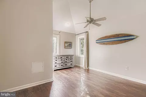 Entry Way - 2023 Bay Rd, Pasadena, MD 21122 photo 2 of 2