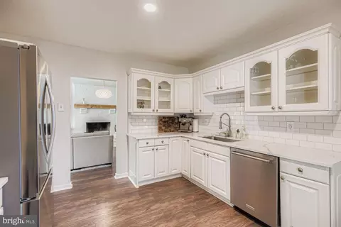 Kitchen - 2023 Bay Rd, Pasadena, MD 21122 photo 1 of 2