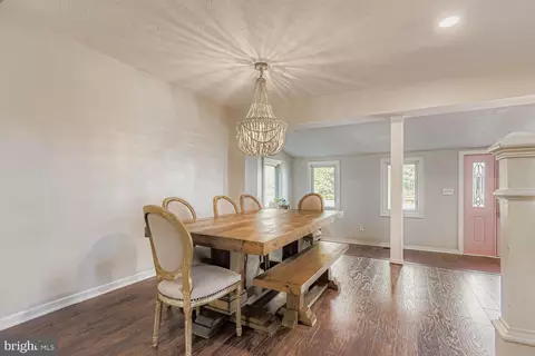 Dining - 2023 Bay Rd, Pasadena, MD 21122 photo 1 of 1
