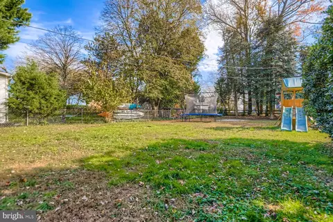 Exterior - 2023 Bay Rd, Pasadena, MD 21122 photo 6 of 7