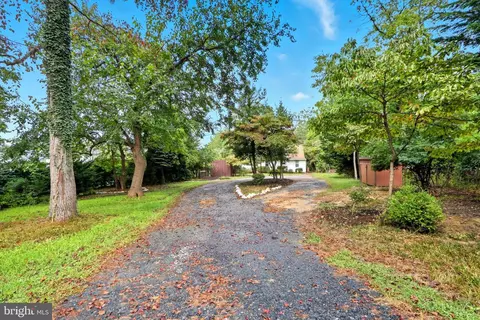Exterior - 920 Burnett Ave, Arnold, MD 21012 photo 4 of 4