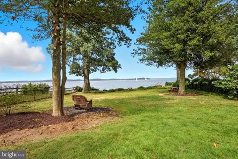 Exterior - 920 Burnett Ave, Arnold, MD 21012 photo 3 of 4