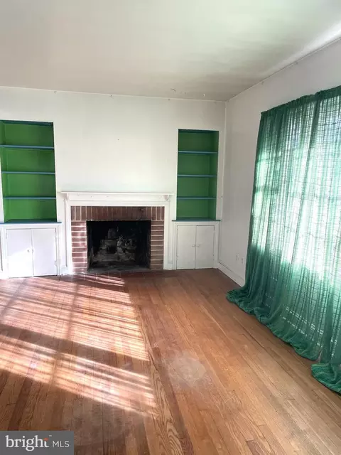 Living - 16 Brice Rd, Annapolis, MD 21409 photo 2 of 5