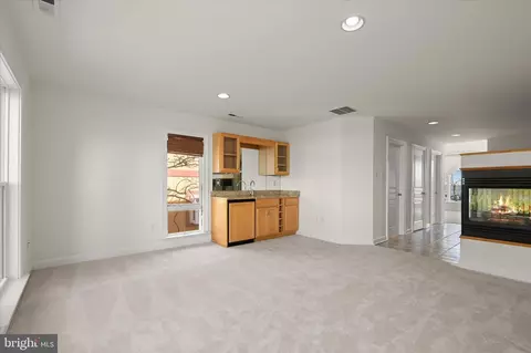 Living - 2113 Lake Dr, Pasadena, MD 21122 photo 5 of 7