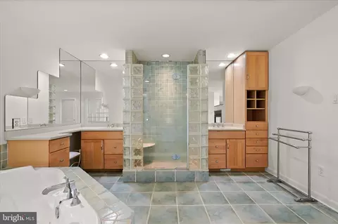 Bath - 2113 Lake Dr, Pasadena, MD 21122 photo 3 of 7