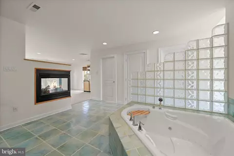 Bath - 2113 Lake Dr, Pasadena, MD 21122 photo 5 of 7