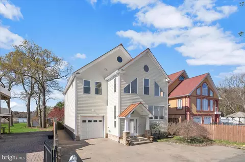 Exterior - 2113 Lake Dr, Pasadena, MD 21122 photo 3 of 10