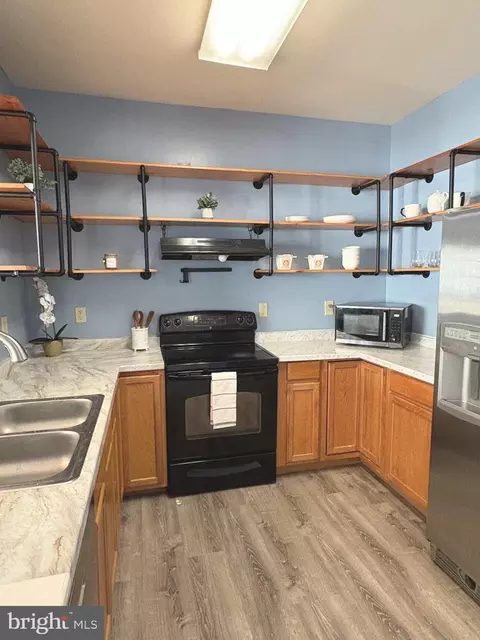 Kitchen - 302 Assembly Point Ct, Odenton, MD 21113 photo 1 of 2