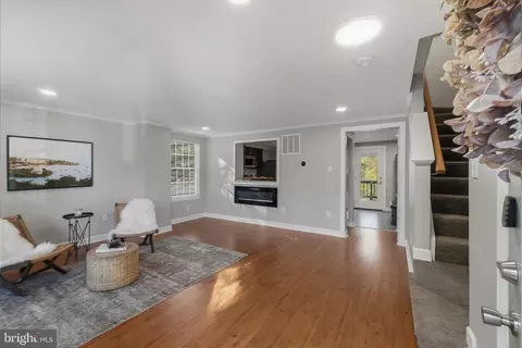 Living - 1272 Seminole Dr, Arnold, MD 21012 photo 1 of 3