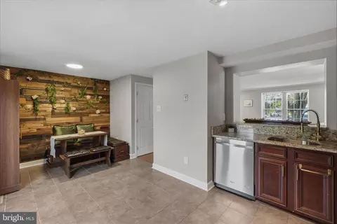 Entry Way - 1272 Seminole Dr, Arnold, MD 21012 photo 1 of 2