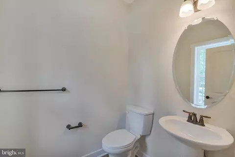 Entry Way - 314 Caldwell Rd, Pasadena, MD 21122 photo 5 of 16